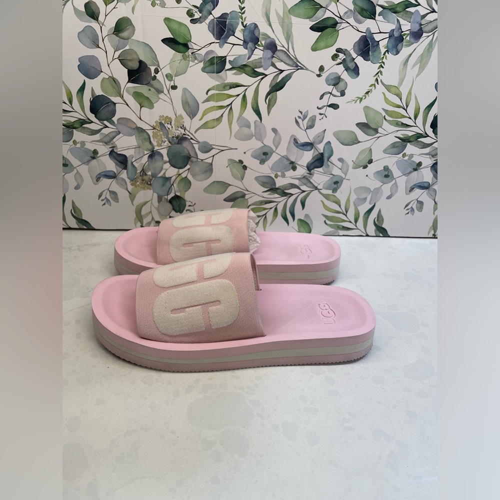 Pink and White UGG Flip Flops Women‎ Size 7. - Picture 5 of 7